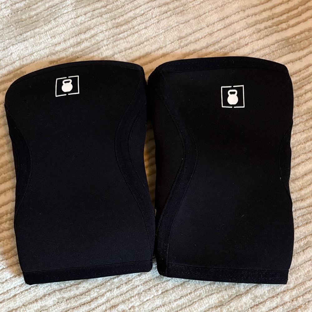 Black Knee Sleeves 2pood